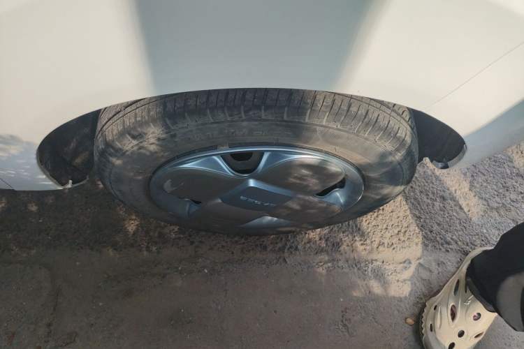 Used Geely Galaxy Panda 2023 Panda Mini 200km Endurance Bear Right Front Wheel Hub