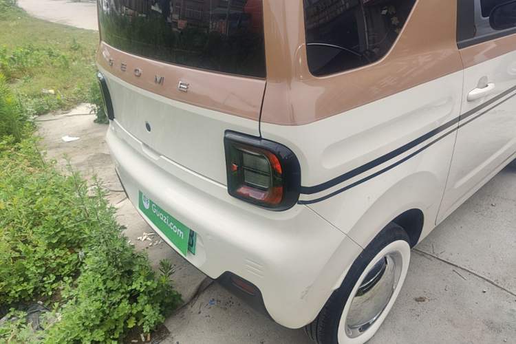 Used Geely Galaxy Panda 2023 Panda Mini 200km Endurance Bear Right Rear Taillight