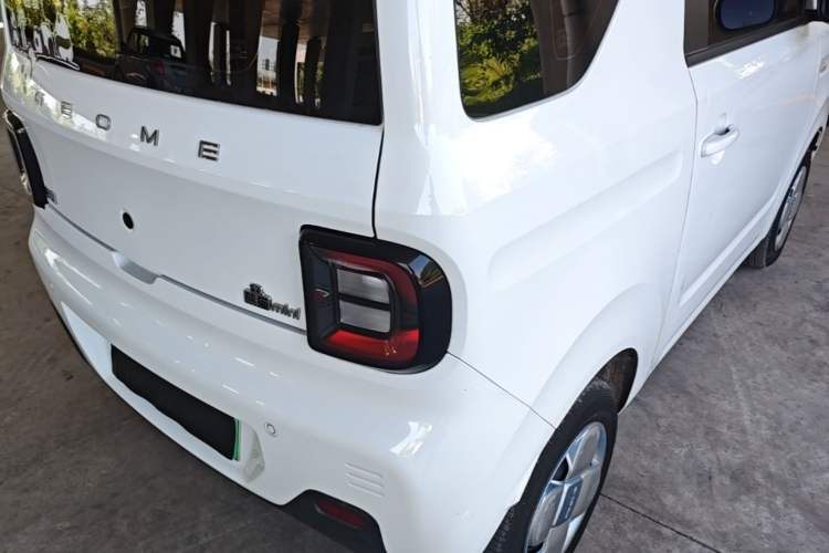 Used Geely Galaxy Panda 2023 Panda Mini 200km Endurance Bear Right Rear Taillight