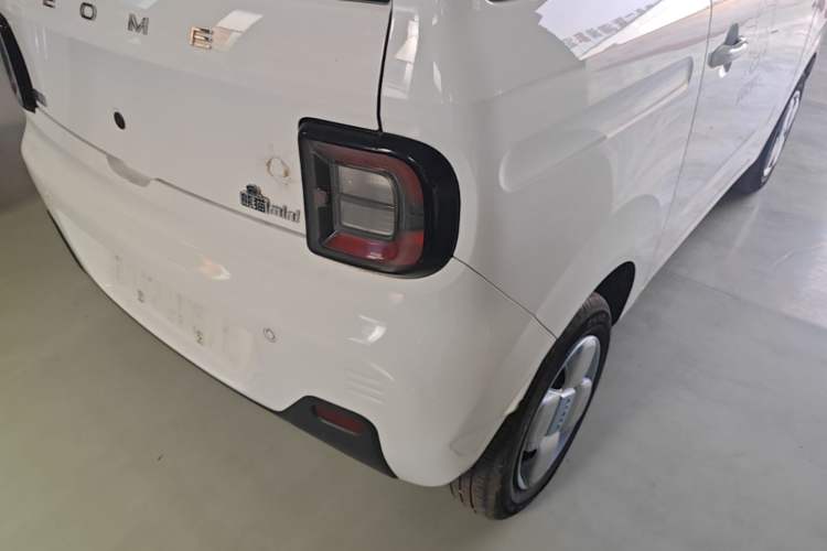 Used Geely Galaxy Panda 2023 Panda Mini 200km Endurance Bear Right Rear Taillight