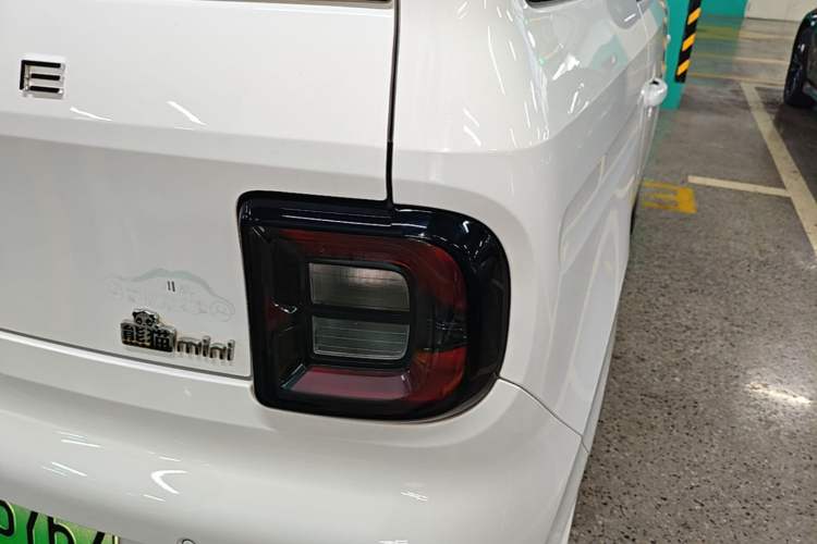 Used Geely Galaxy Panda 2023 Panda Mini 200km Endurance Bear Right Rear Taillight