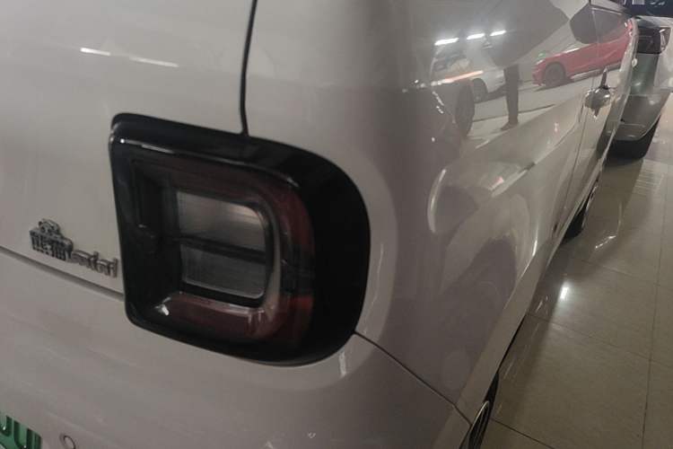 Used Geely Galaxy Panda 2023 Panda Mini 200km Endurance Bear Right Rear Taillight
