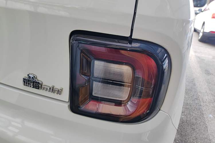 Used Geely Galaxy Panda 2023 Panda Mini 120km Super Cute Bear Right Rear Taillight