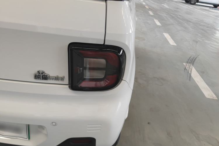 Used Geely Galaxy Panda 2023 Panda Mini 200km Endurance Bear Right Rear Taillight