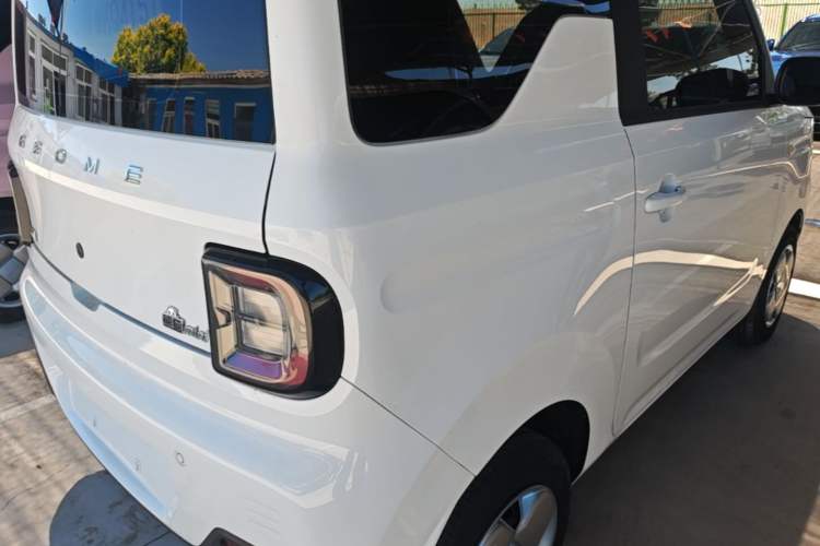 Used Geely Galaxy Panda 2023 Panda Mini 200km Endurance Bear Right Rear Taillight