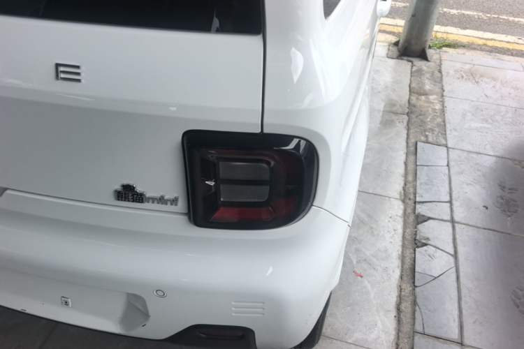 Used Geely Galaxy Panda 2023 Panda Mini 200km Endurance Bear Right Rear Taillight