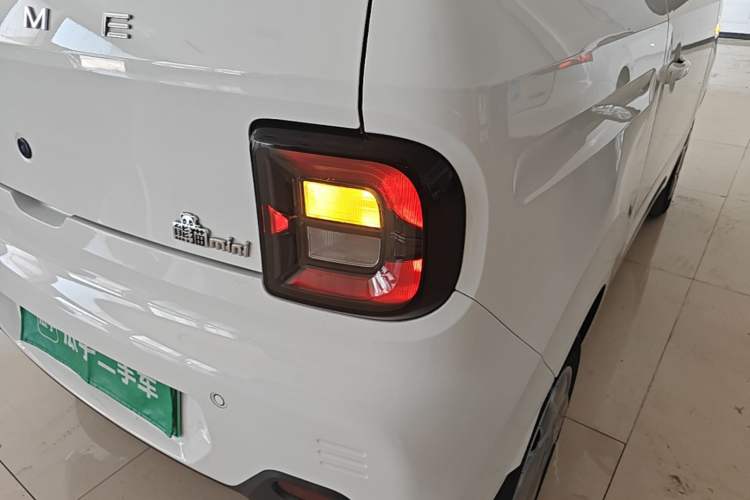 Used Geely Galaxy Panda 2023 Panda Mini 200km Endurance Bear Right Rear Taillight
