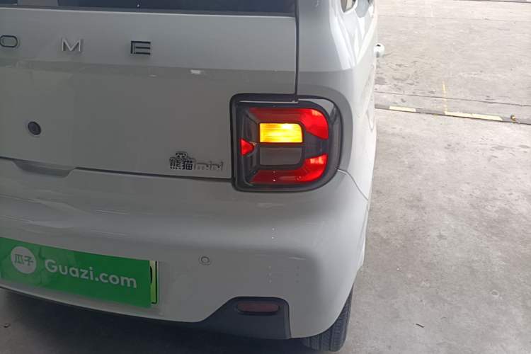 Used Geely Galaxy Panda 2023 Panda Mini 200km Endurance Bear Right Rear Taillight