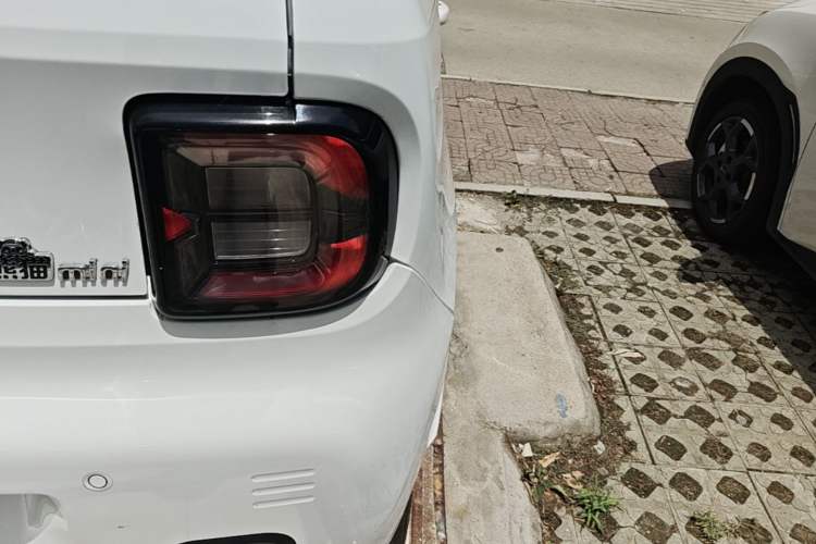 Used Geely Galaxy Panda 2023 Panda Mini 200km Endurance Bear Right Rear Taillight