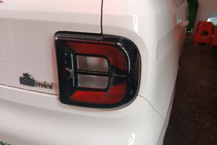 Used Geely Galaxy Panda 2023 Panda Mini 200km Endurance Bear Right Rear Taillight