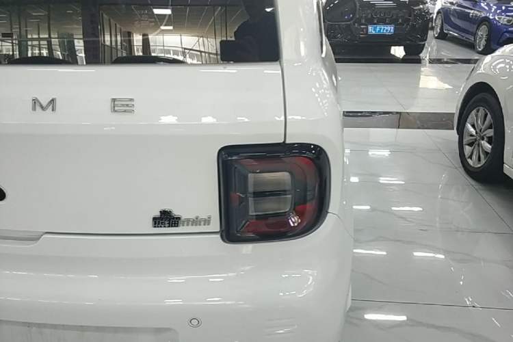 Used Geely Galaxy Panda 2023 Panda Mini 200km Endurance Bear Right Rear Taillight