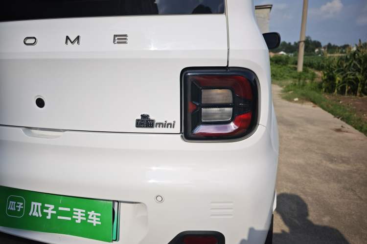 Used Geely Galaxy Panda 2023 Panda Mini 200km Endurance Bear Right Rear Taillight