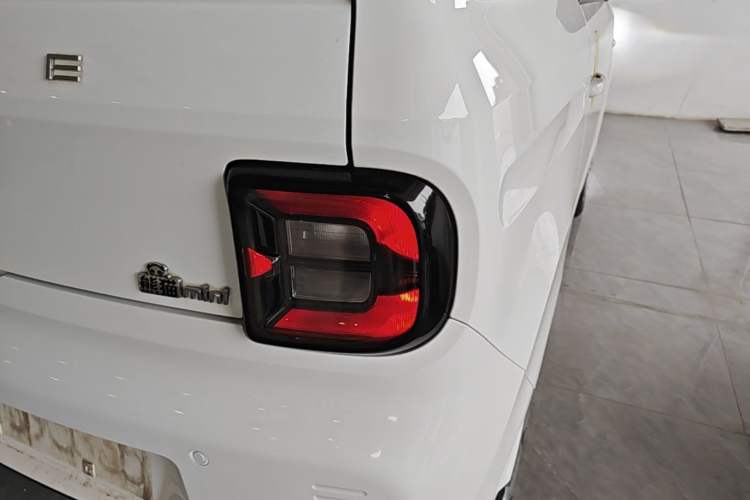 Used Geely Galaxy Panda 2023 Panda Mini 200km Endurance Bear Right Rear Taillight