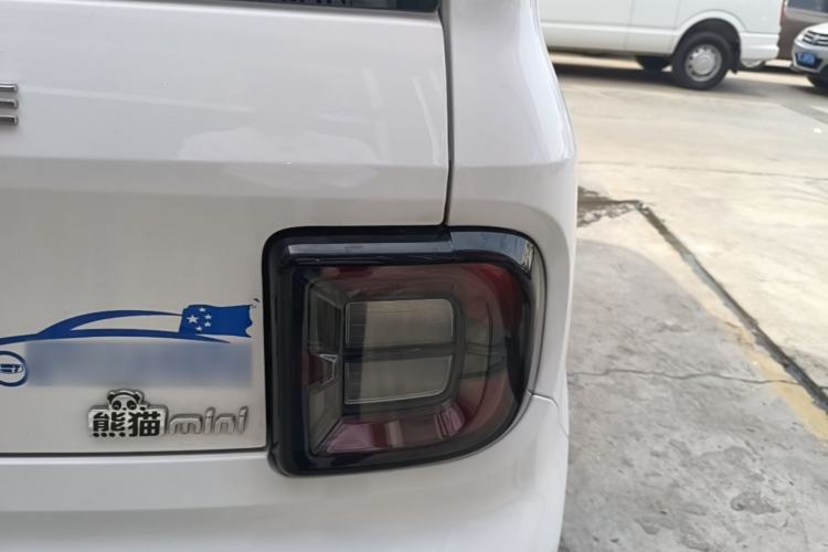 Used Geely Galaxy Panda 2023 Panda Mini 200km Endurance Bear Right Rear Taillight