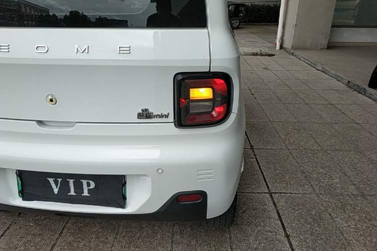 Used Geely Galaxy Panda 2023 Panda Mini 200km Endurance Bear Right Rear Taillight