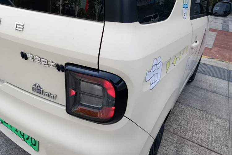 Used Geely Galaxy Panda 2023 Panda Mini 200km Endurance Bear Right Rear Taillight