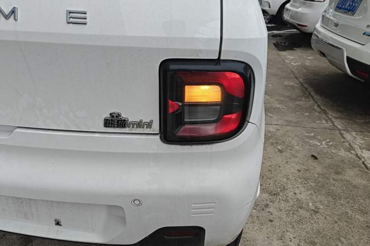 Used Geely Galaxy Panda 2023 Panda Mini 200km Endurance Bear Right Rear Taillight