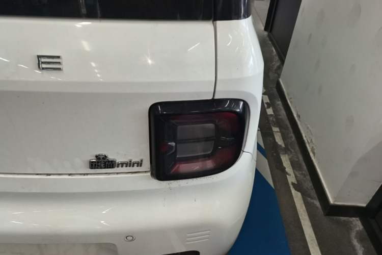 Used Geely Galaxy Panda 2023 Panda Mini 200km Endurance Bear Right Rear Taillight