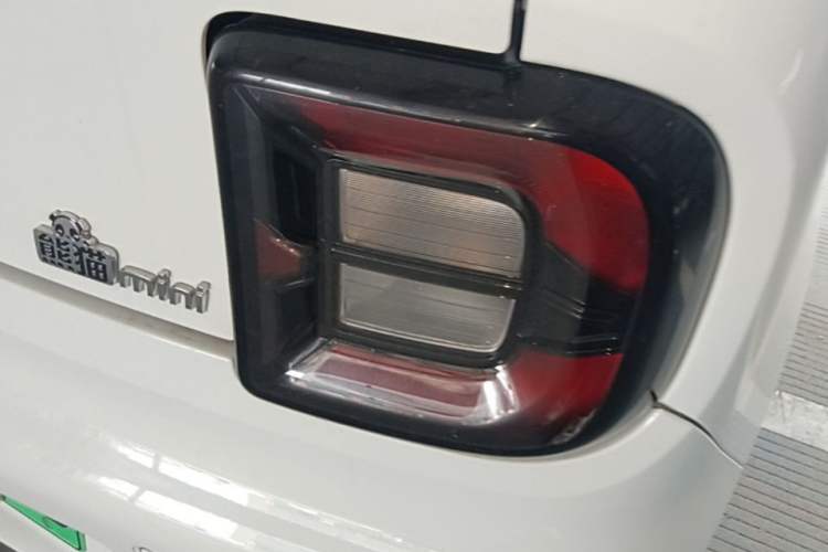 Used Geely Galaxy Panda 2023 Panda Mini 200km Endurance Bear Right Rear Taillight