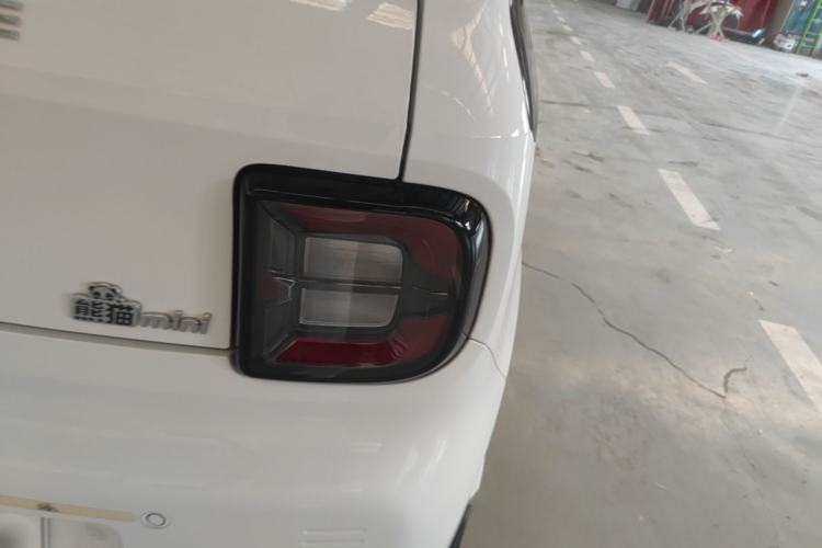 Used Geely Galaxy Panda 2023 Panda Mini 200km Endurance Bear Right Rear Taillight