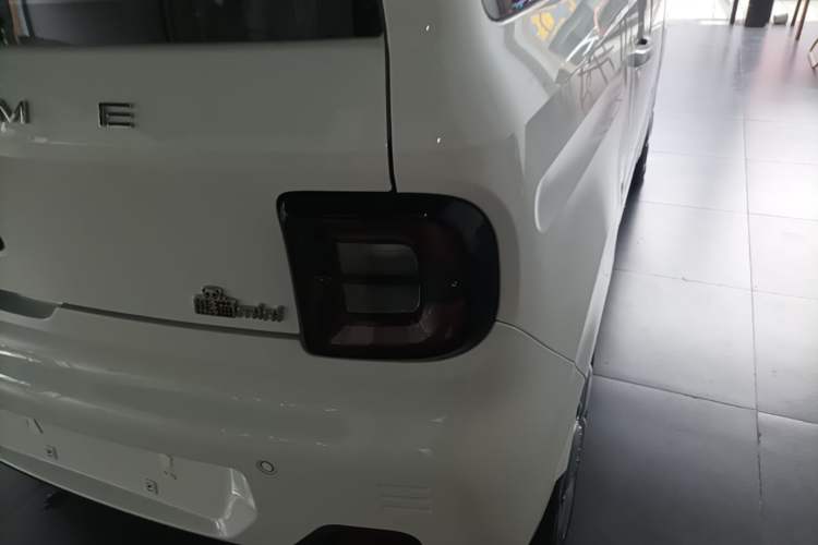 Used Geely Galaxy Panda 2023 Panda Mini 200km Endurance Bear Right Rear Taillight