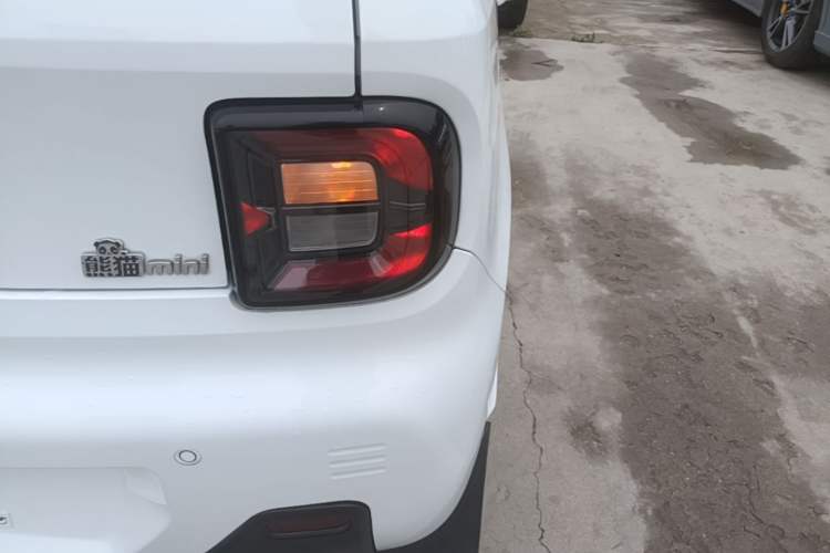 Used Geely Galaxy Panda 2023 Panda Mini New Year Edition Treasure Bear Right Rear Taillight