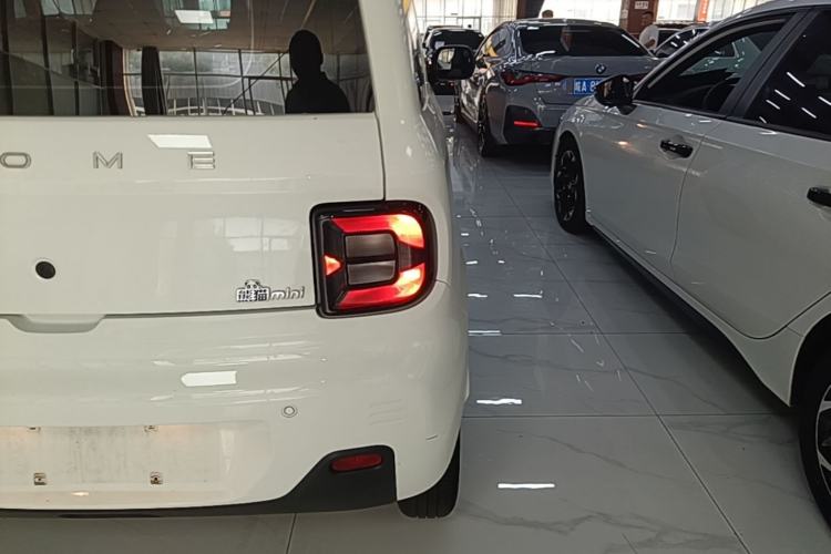 Used Geely Galaxy Panda 2023 Panda Mini 200km Endurance Bear Right Rear Taillight