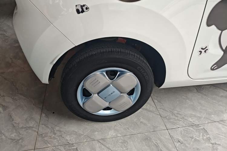 Used Geely Galaxy Panda 2023 Panda Mini 200km Endurance Bear Right Rear Wheel Hub