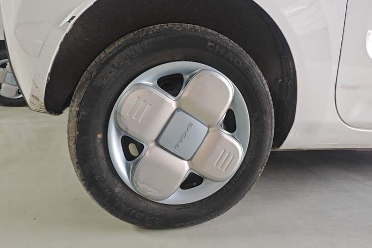 Used Geely Galaxy Panda 2023 Panda Mini 200km Endurance Bear Right Rear Wheel Hub