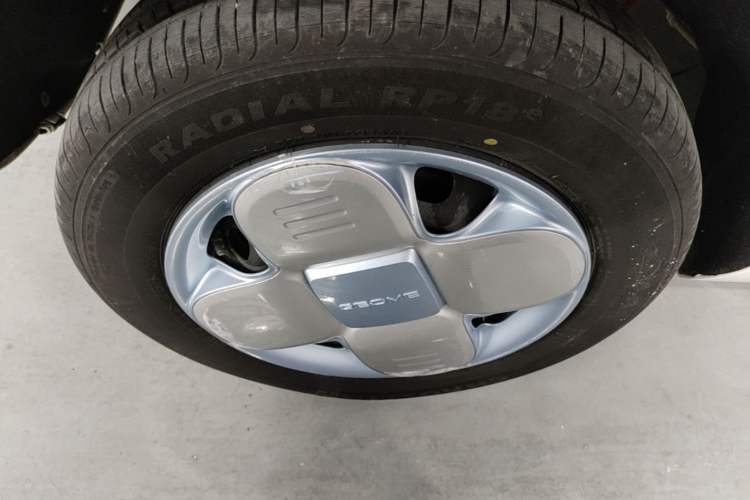 Used Geely Galaxy Panda 2023 Panda Mini 200km Endurance Bear Right Rear Wheel Hub