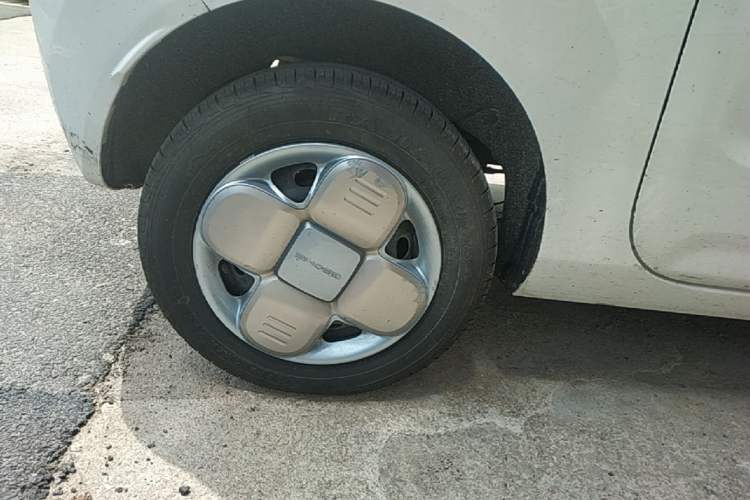 Used Geely Galaxy Panda 2023 Panda Mini 200km Endurance Bear Right Rear Wheel Hub