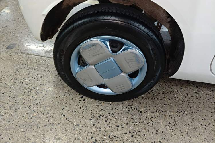 Used Geely Galaxy Panda 2023 Panda Mini 200km Endurance Bear Right Rear Wheel Hub