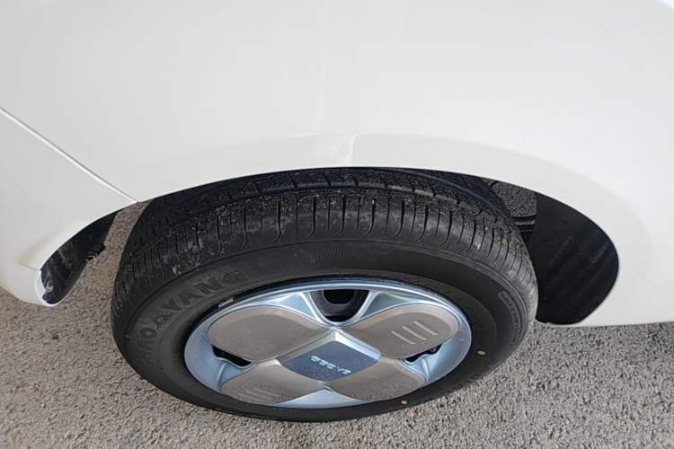 Used Geely Galaxy Panda 2023 Panda Mini 120km Super Cute Bear Right Rear Wheel Hub