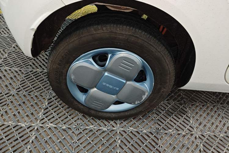 Used Geely Galaxy Panda 2023 Panda Mini 200km Endurance Bear Right Rear Wheel Hub
