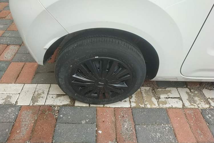 Used Geely Galaxy Panda 2023 Panda Mini 200km Endurance Bear Right Rear Wheel Hub
