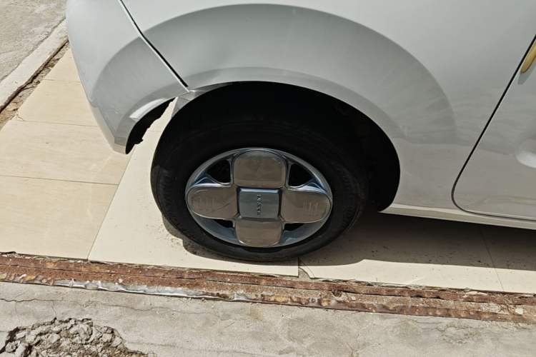 Used Geely Galaxy Panda 2023 Panda Mini 200km Endurance Bear Right Rear Wheel Hub