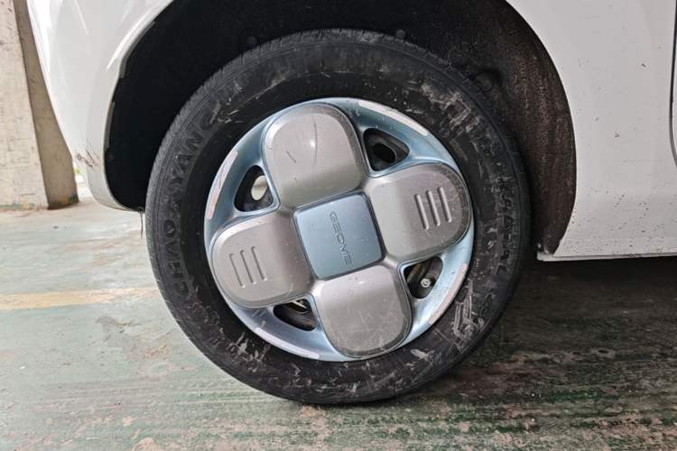 Used Geely Galaxy Panda 2023 Panda Mini 200km Endurance Bear Right Rear Wheel Hub