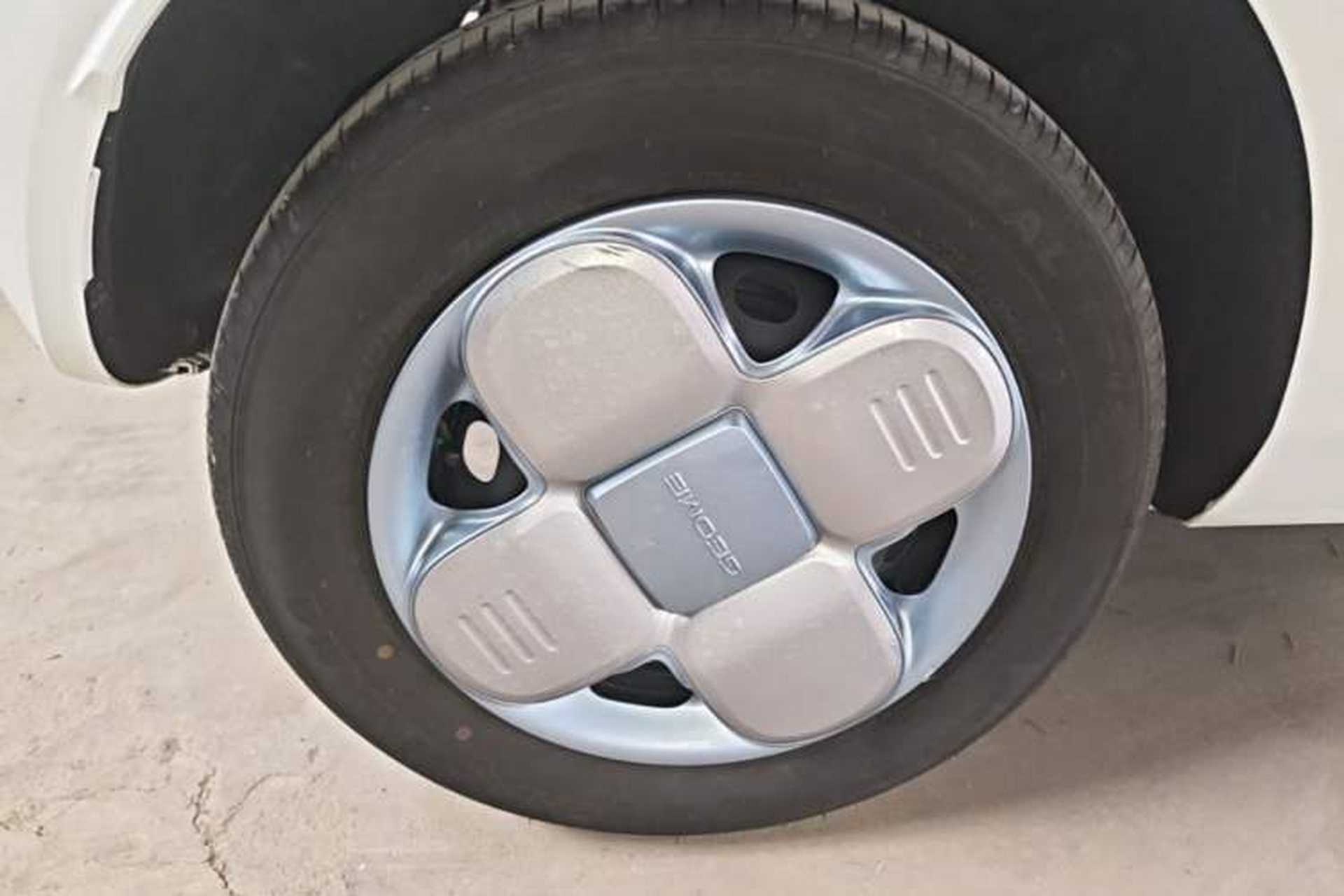 Used Geely Galaxy Panda 2023 Panda Mini 200km Endurance Bear Right Rear Wheel Hub