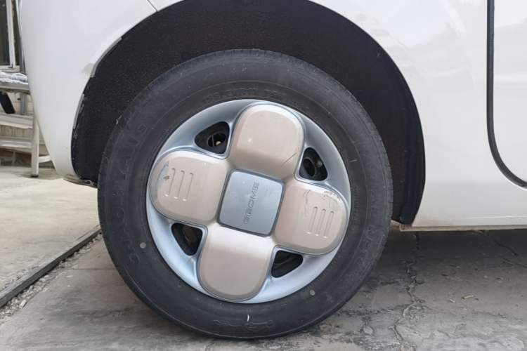 Used Geely Galaxy Panda 2023 Panda Mini 200km Endurance Bear Right Rear Wheel Hub