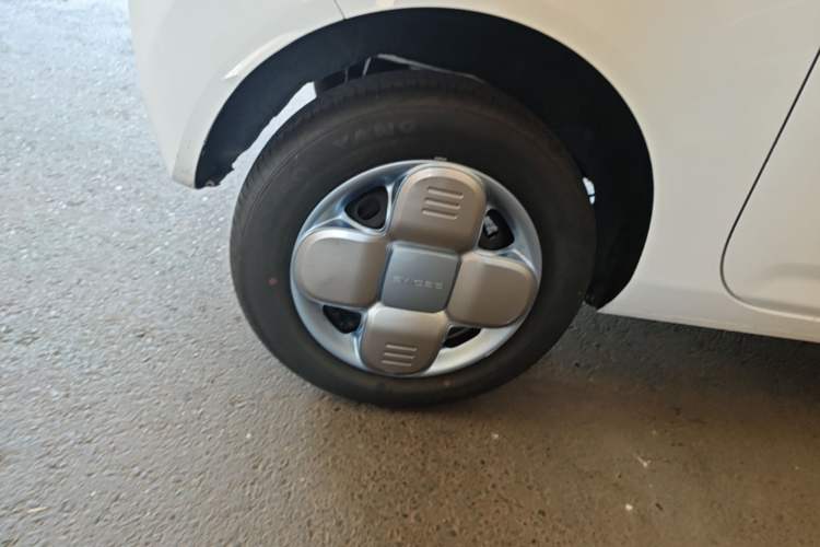 Used Geely Galaxy Panda 2023 Panda Mini 200km Endurance Bear Right Rear Wheel Hub