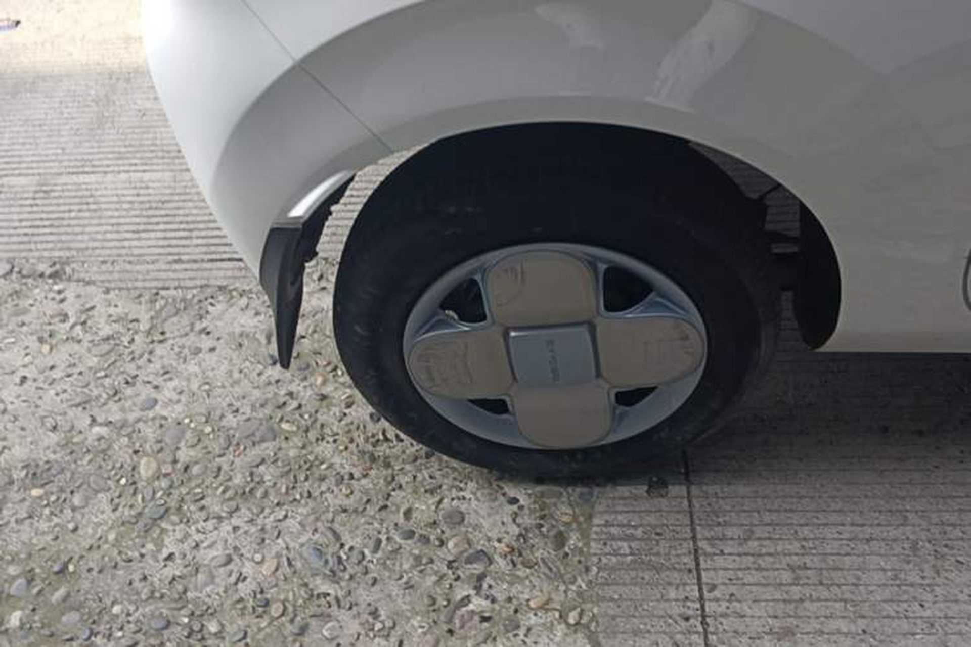 Used Geely Galaxy Panda 2023 Panda Mini 200km Endurance Bear Right Rear Wheel Hub