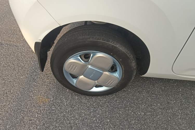 Used Geely Galaxy Panda 2023 Panda Mini 200km Endurance Bear Right Rear Wheel Hub