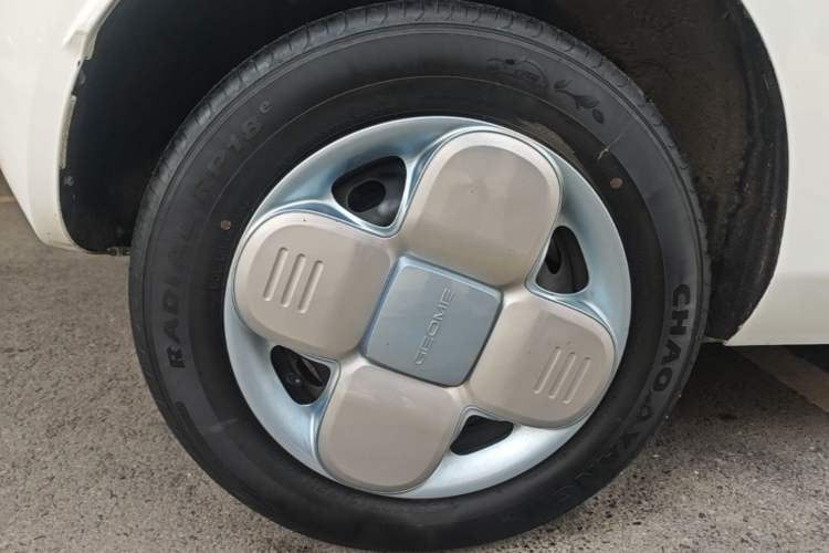 Used Geely Galaxy Panda 2023 Panda Mini 200km Endurance Bear Right Rear Wheel Hub