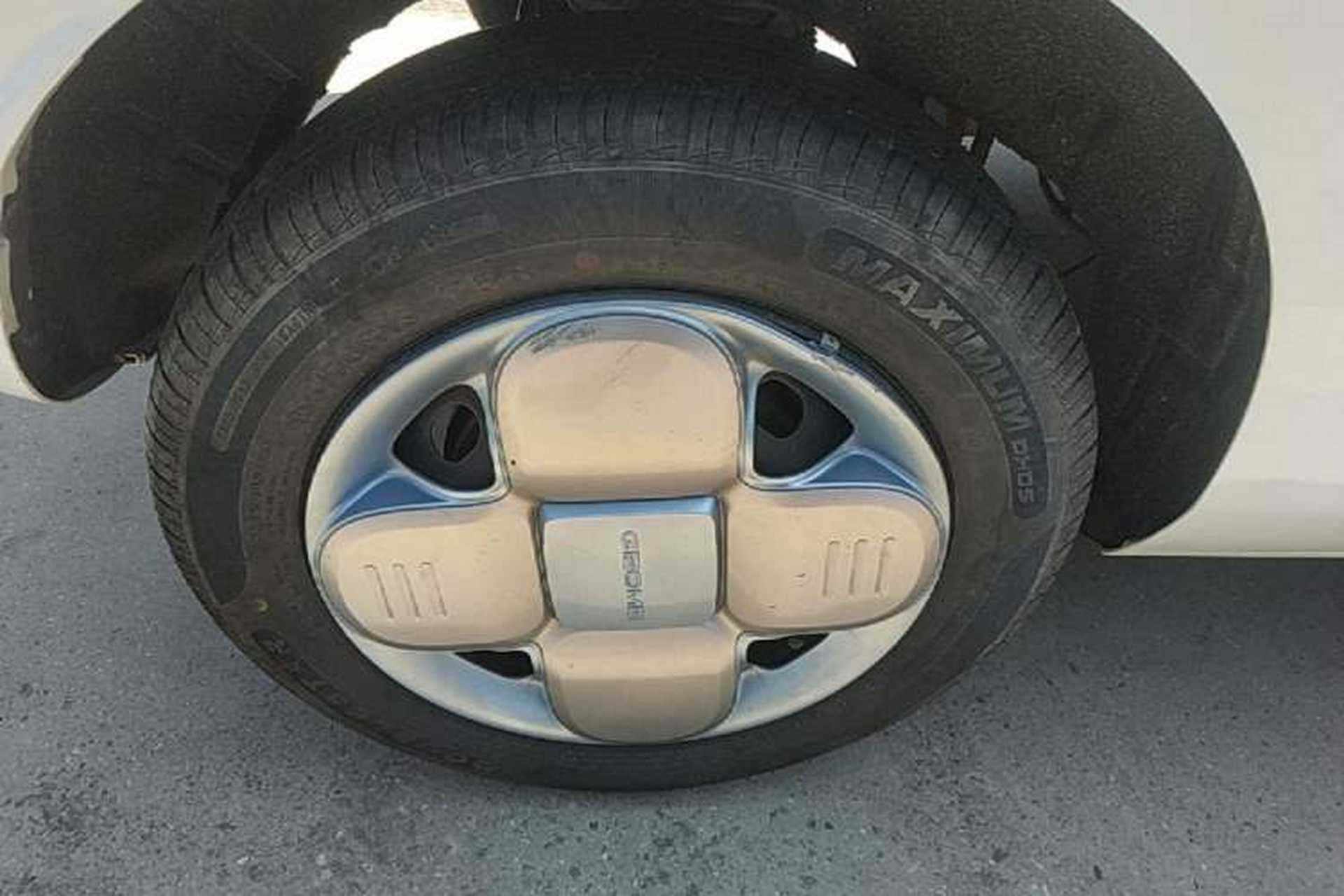 Used Geely Galaxy Panda 2023 Panda Mini 200km Endurance Bear Right Rear Wheel Hub