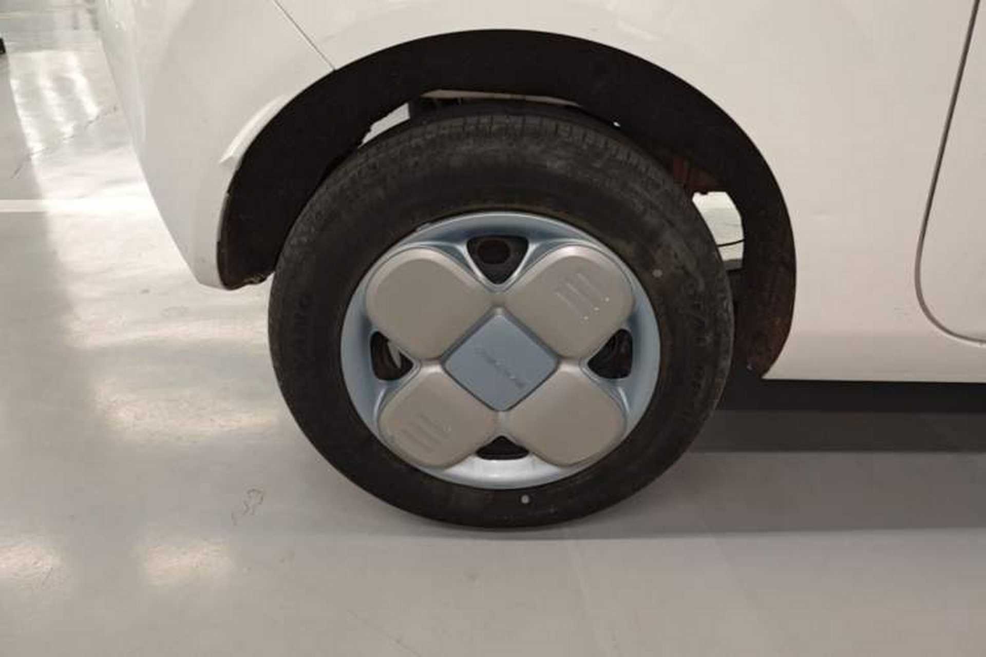 Used Geely Galaxy Panda 2023 Panda Mini 200km Endurance Bear Right Rear Wheel Hub