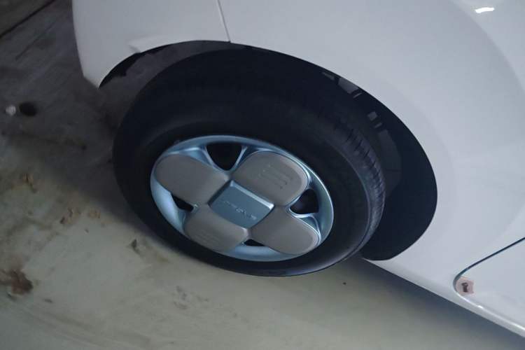 Used Geely Galaxy Panda 2023 Panda Mini 200km Endurance Bear Right Rear Wheel Hub