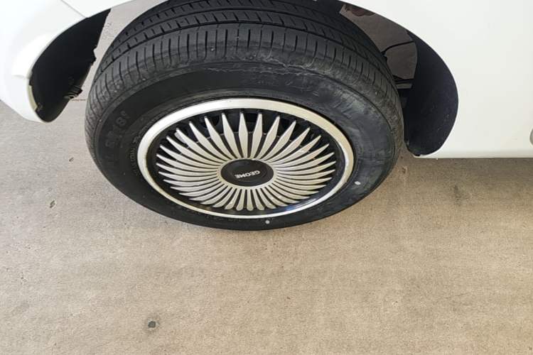 Used Geely Galaxy Panda 2023 Panda Mini 200km Endurance Bear Right Rear Wheel Hub