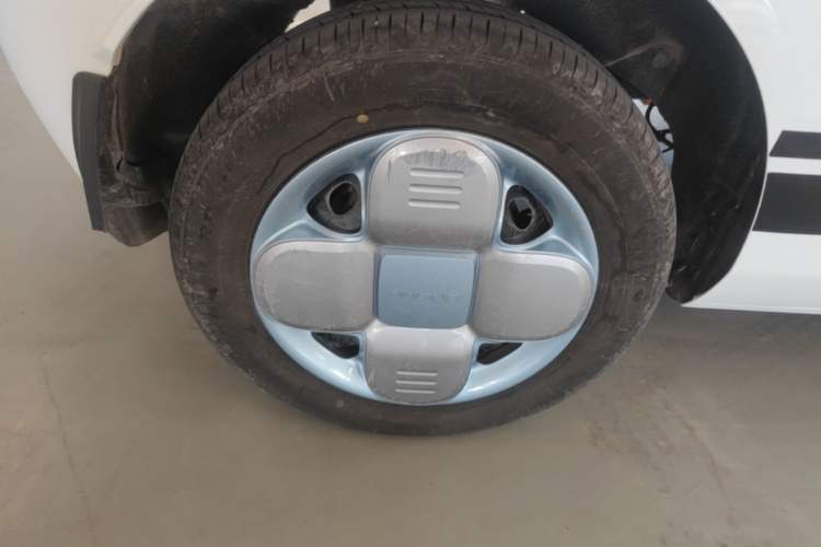 Used Geely Galaxy Panda 2023 Panda Mini 200km Endurance Bear Right Rear Wheel Hub
