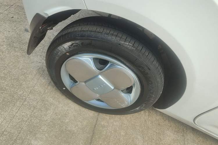 Used Geely Galaxy Panda 2023 Panda Mini 200km Endurance Bear Right Rear Wheel Hub
