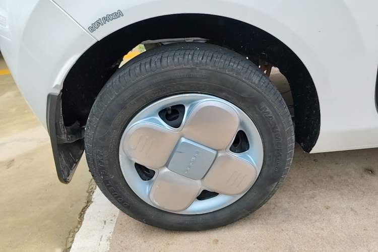 Used Geely Galaxy Panda 2023 Panda Mini 200km Endurance Bear Right Rear Wheel Hub